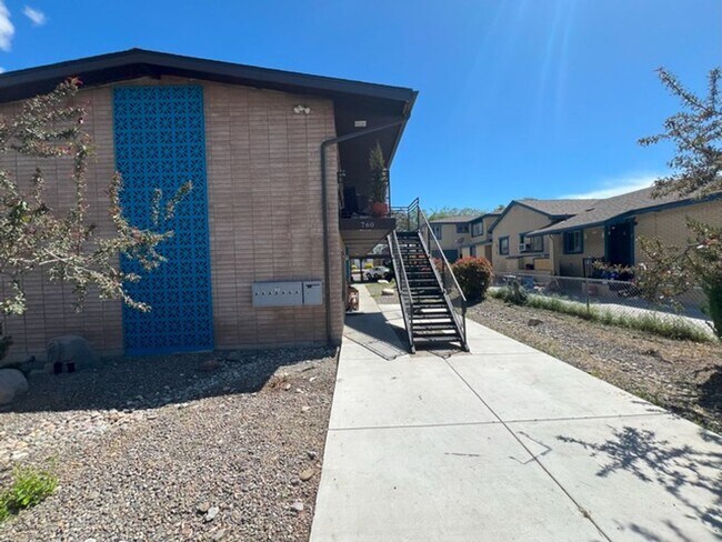 Building Photo - Fully Updated One Bedroom Upstairs Reno...