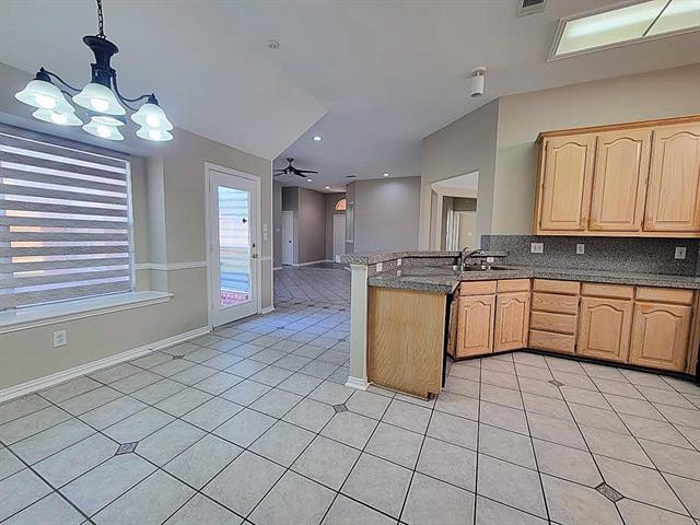 Building Photo - 1144 San Saba Dr