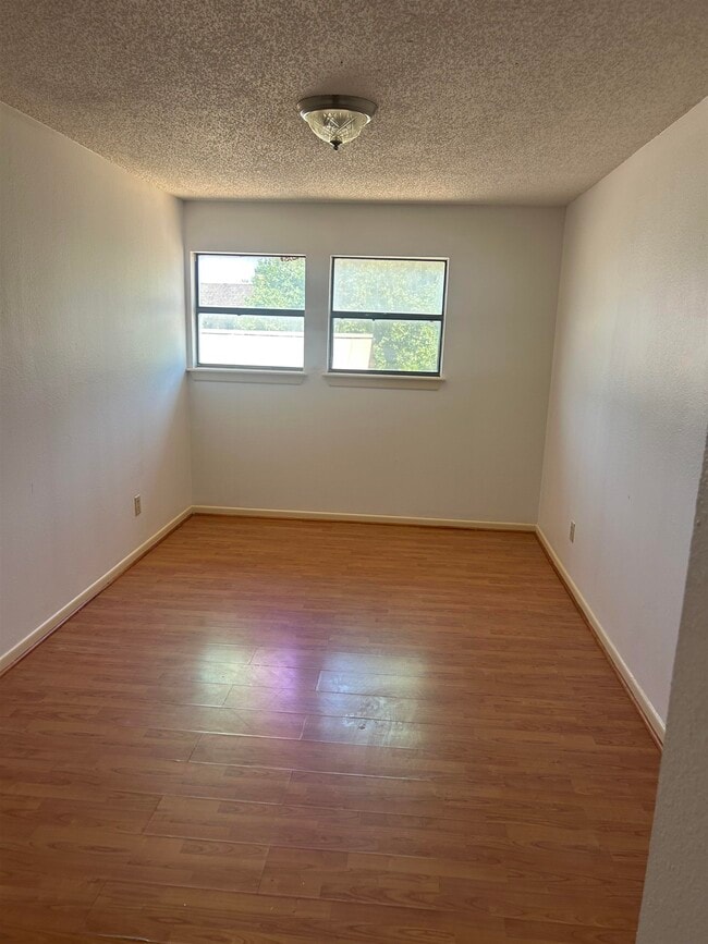 Building Photo - 108 Martingale