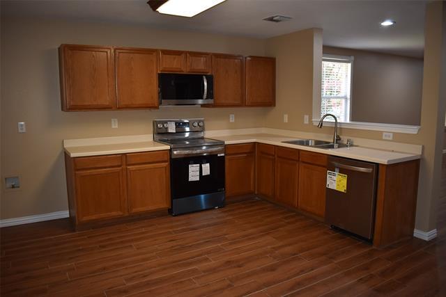 Building Photo - 721 Pickwick Ln