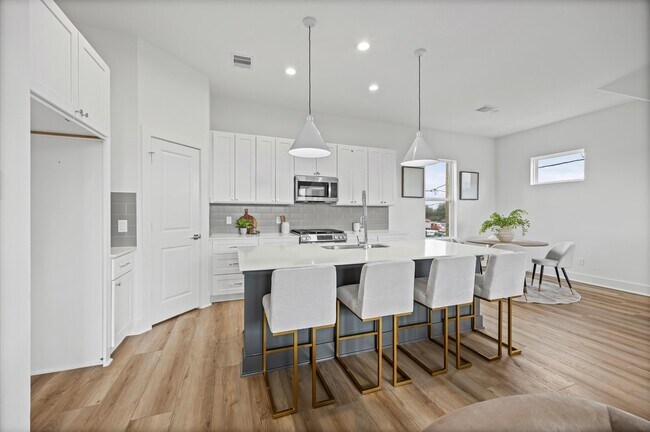 Building Photo - 5109 Avenue J