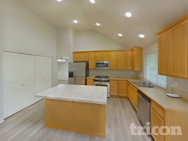 Building Photo - 8412 Jeatran Pl NW