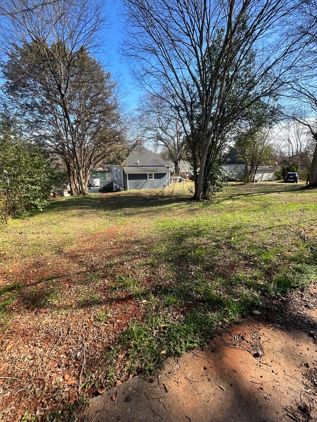 Building Photo - 21 W 6th St