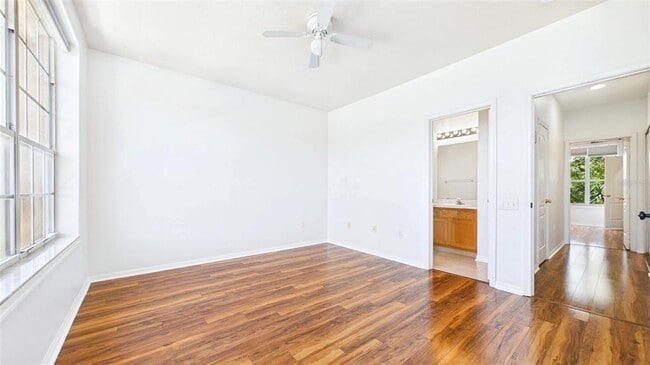 Building Photo - 3175 Bayshore Oaks Dr