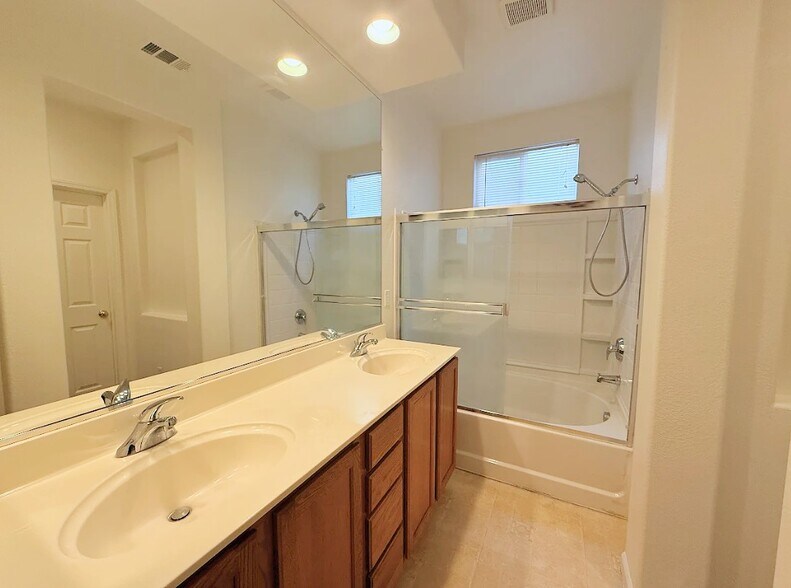 Building Photo - 1288 Wildcat Dr