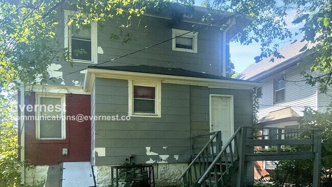 Building Photo - 3033 Park Ave