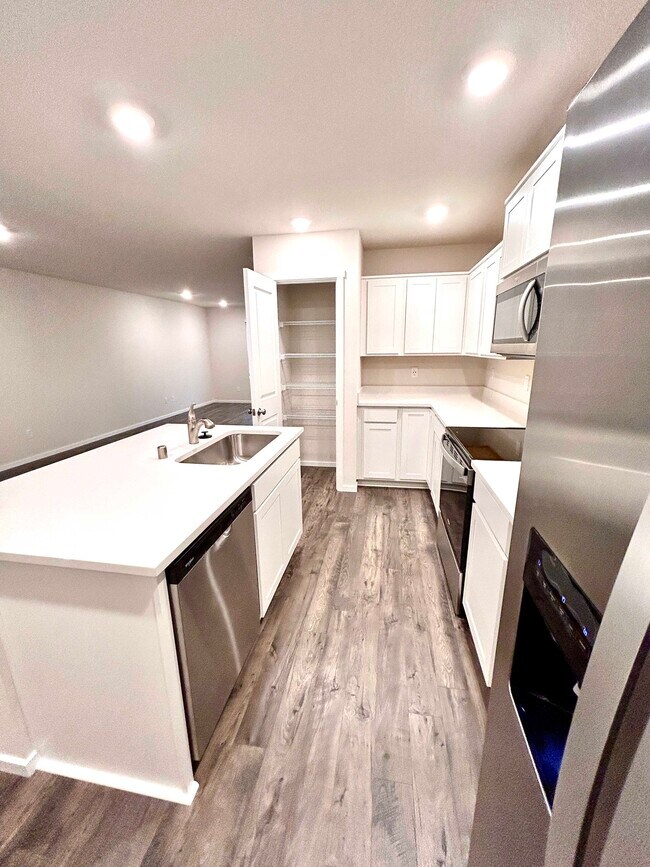 Building Photo - 10407 NE 119th Ave