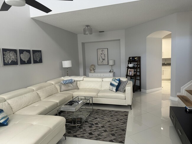 Building Photo - 1844 Capeside Cir