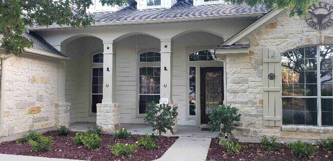 Primary Photo - 1701 1/2 Pfennig Ln