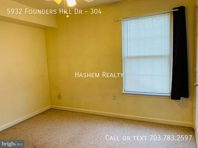 Building Photo - 5932 Founders Hill Dr