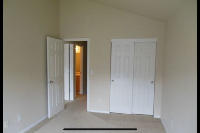 Building Photo - 3205 NW Foxtail Pl