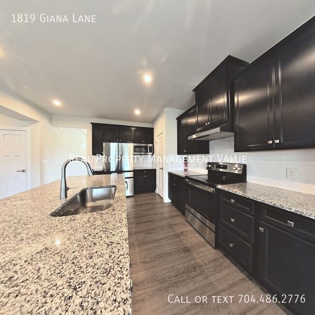 Building Photo - 1819 Giana Ln