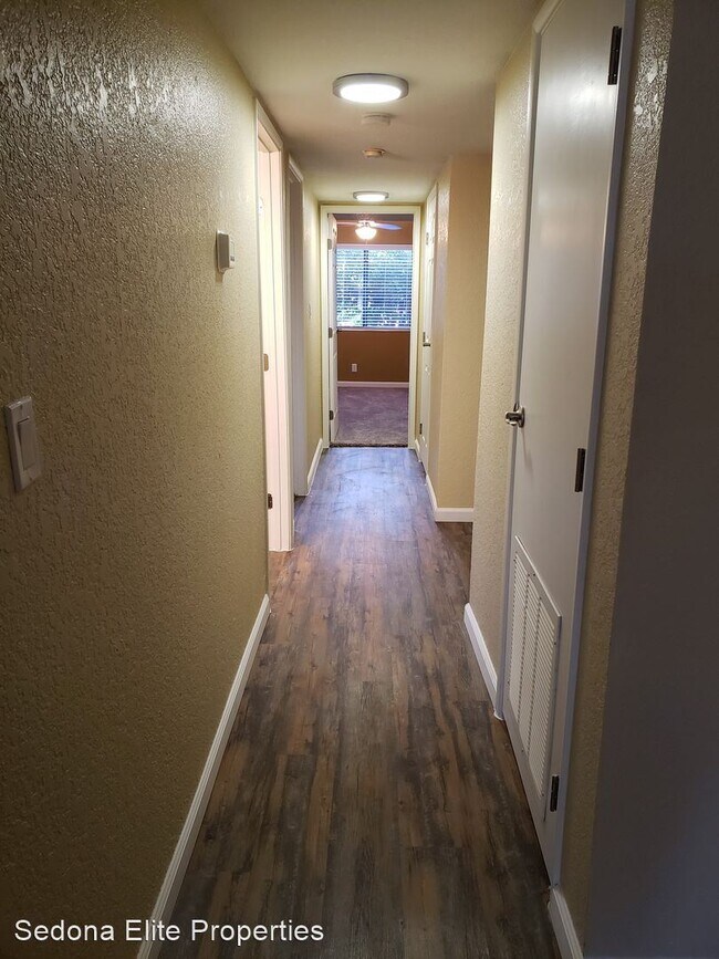 Building Photo - 120 E Cortez Dr
