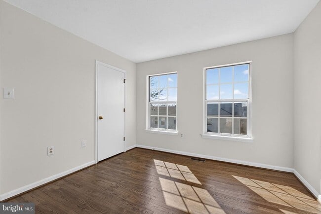 Building Photo - 352 Valley Mill Rd