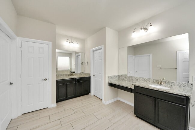 Building Photo - 28215 Shorecrest Ln