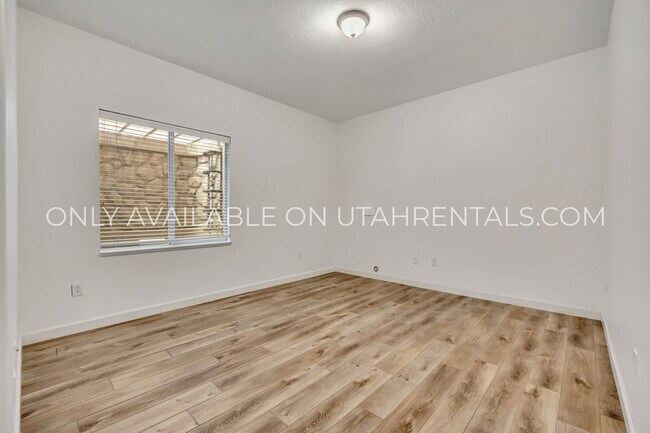 Building Photo - 2979 Desert Forest Ln