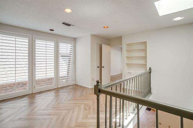 Building Photo - 5605 Collinwood Ave