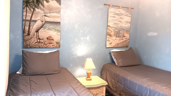 Building Photo - Furnished Two-Bedroom, Two-Bath Condo in N...