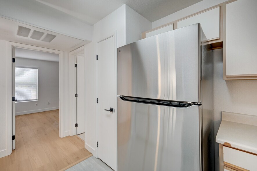 Building Photo - 2300 E Silverado Ranch Blvd