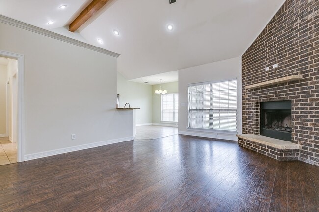 Building Photo - COMING DECEMBER 2025 - Bentwood Country Cl...