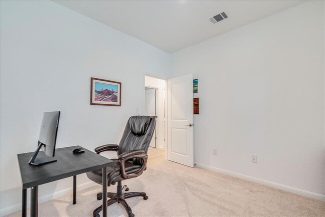 Building Photo - 802 Papaya Dr