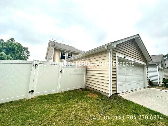 Building Photo - 13102 Heath Grove Dr