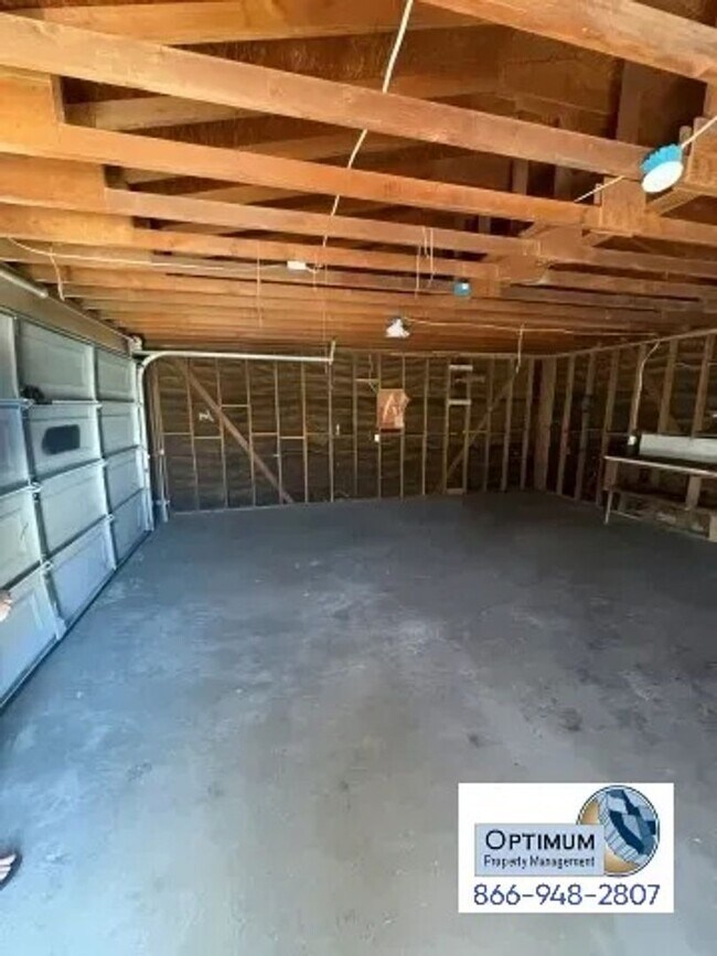 Building Photo - 13851 Pawnee Rd