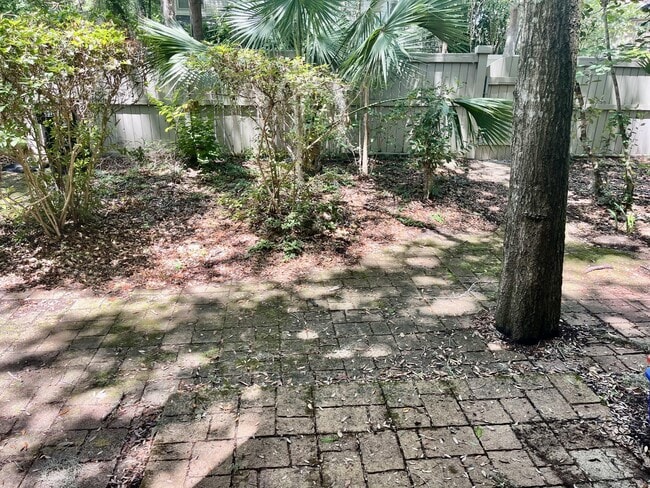 Building Photo - 9727 SW 52 Ln