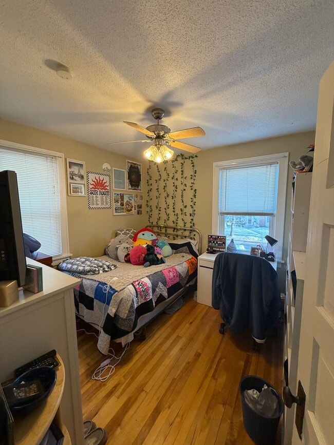 Building Photo - AVAILABLE JUNE - Beautiful 4 Bed 1 Bath Near UMD