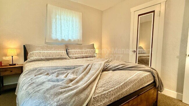 Building Photo - 705 N A St