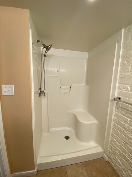 Shared hallway bathroom - 17 N 17th St