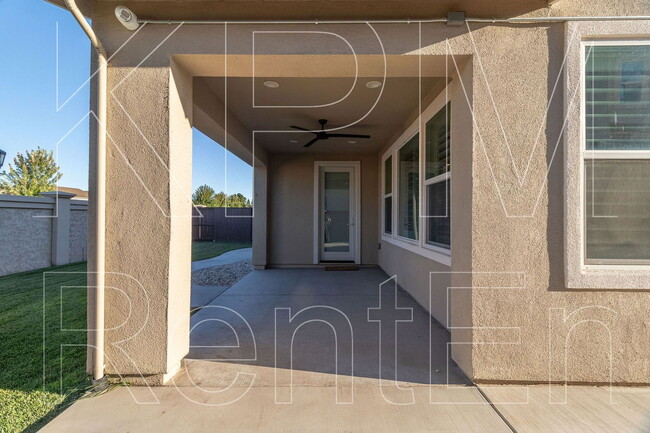 Building Photo - 10940 Portside Dr