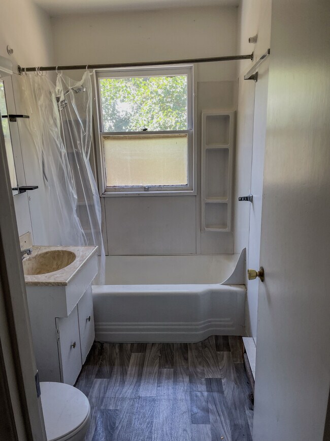 Building Photo - 18510 SE Blanton St