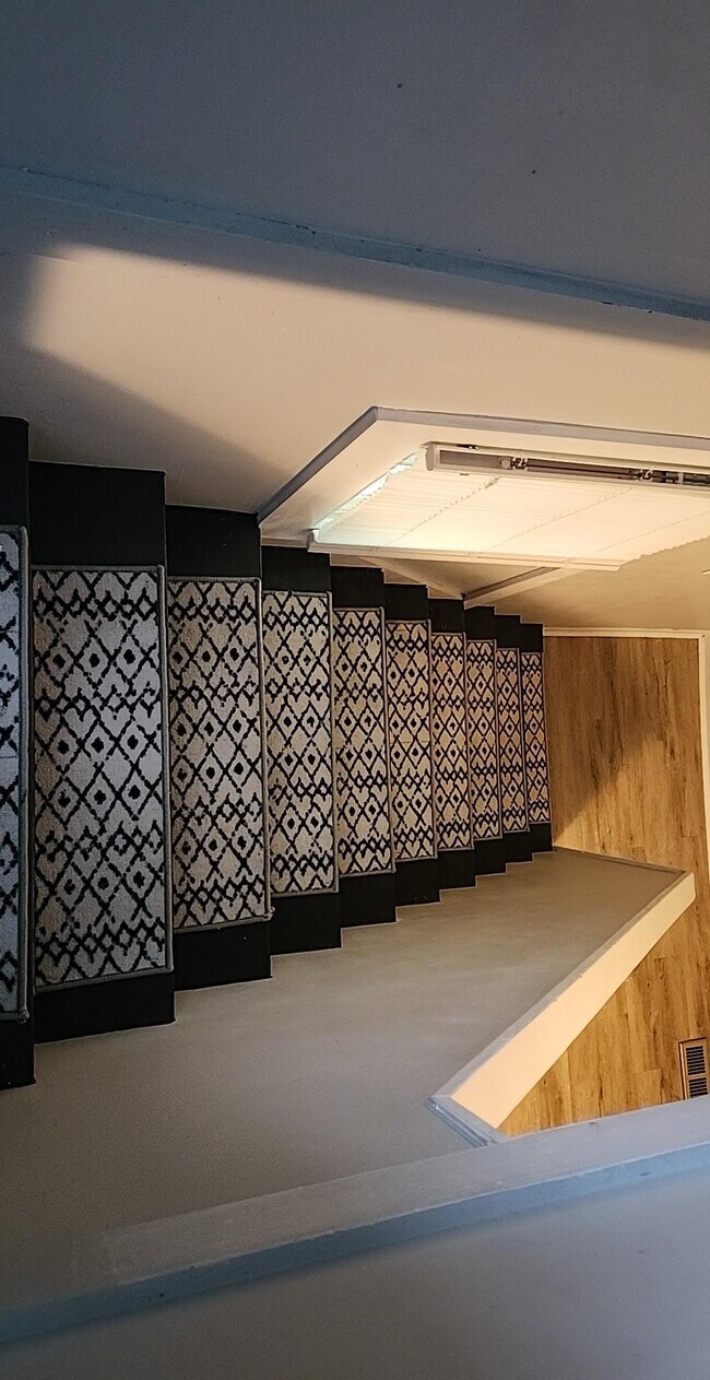 Building Photo - 939 Clay St