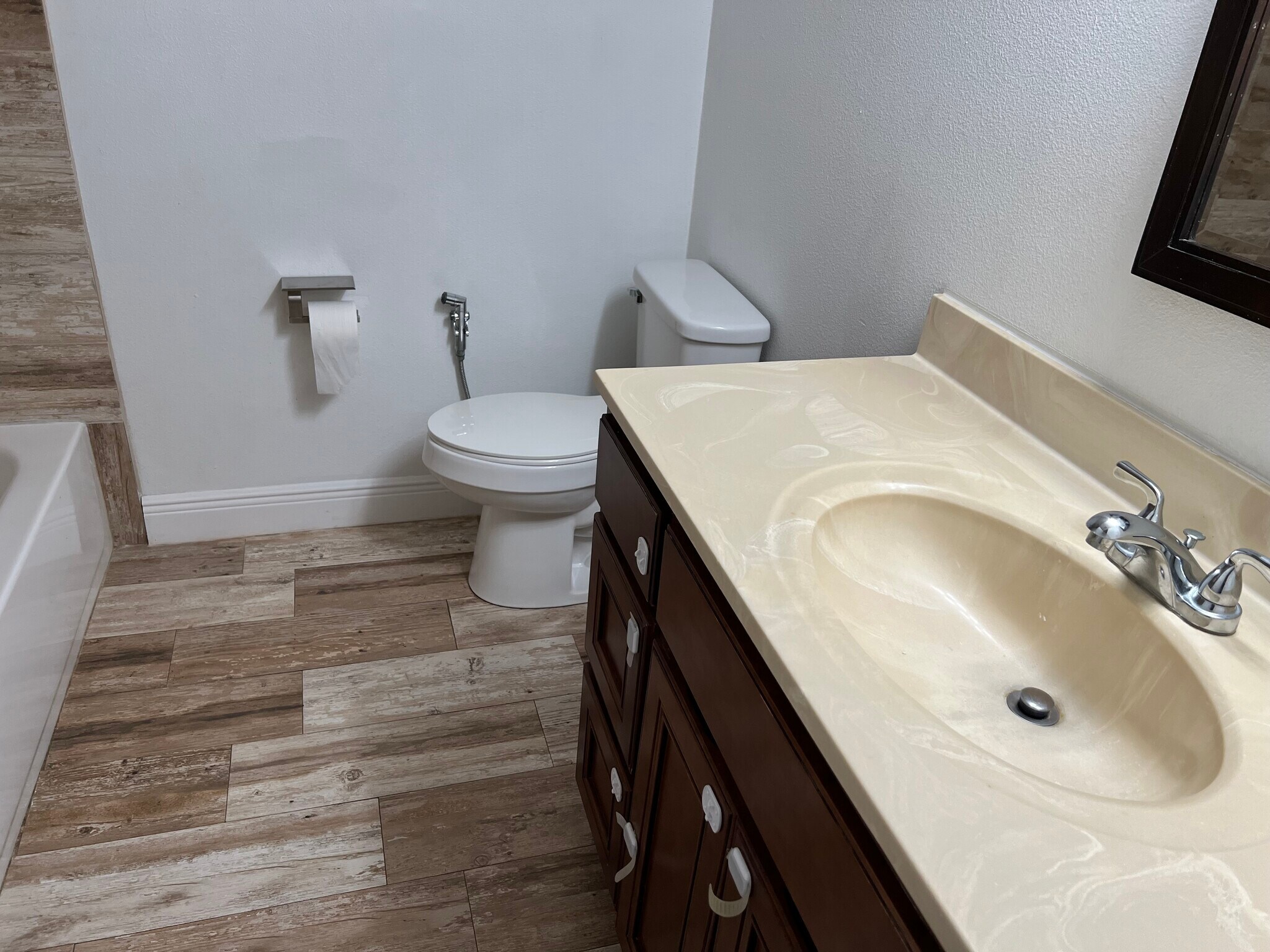 Second full bathroom - 2130 Forest Knoll Dr NE