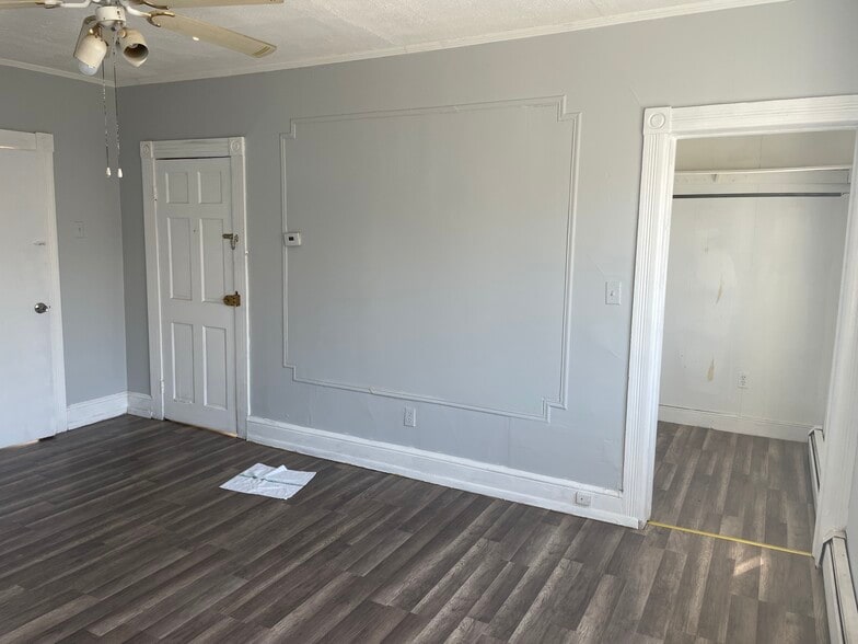 2nd Floor - 247 Inslee Pl