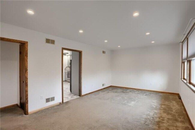 Building Photo - 316 Tarragonna St