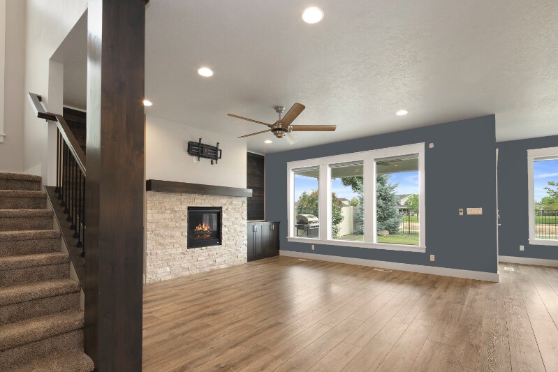 Building Photo - 677 E Andes Dr