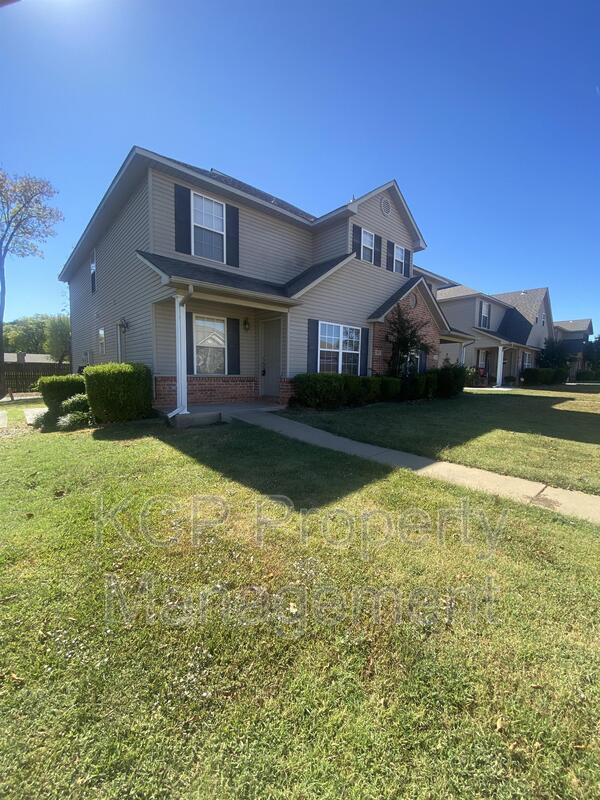 Primary Photo - 2810 Fairway Hamlet Ct