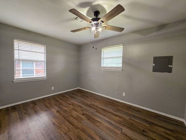 Building Photo - 3 Bedroom 2 Bath home in Shawnee!