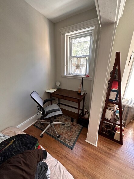 Building Photo - 531 Newbury St