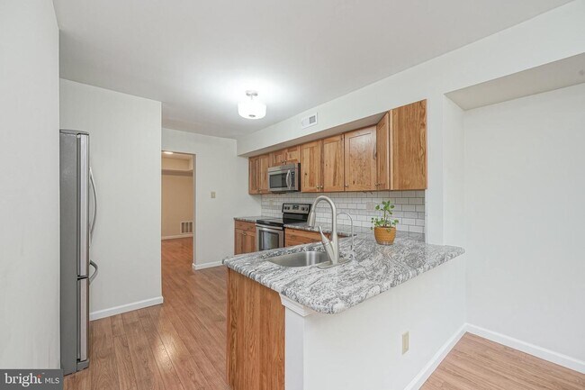 Building Photo - 37 Arrowwood Ct