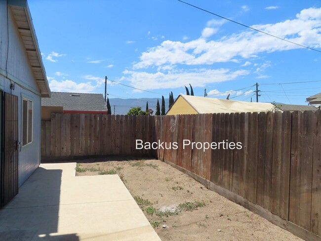 Building Photo - Newly renovated three bedroom duplex in Soledad