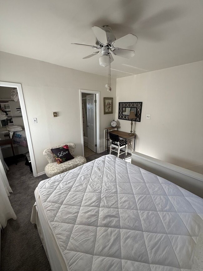 Building Photo - Charming Cottage in Newportville