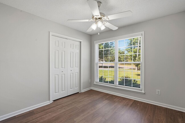 Building Photo - RANCH HOME with 3 bedrooms and 2 baths-CONVENIENT LOCATION