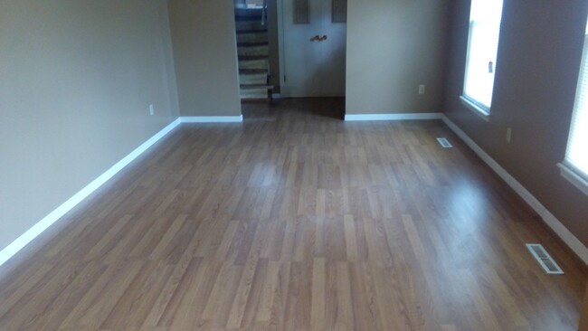 Building Photo - Coming Soon!! Large Family SF Newly Renova...
