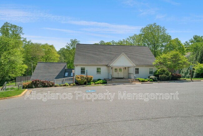 Building Photo - 5824 Wye Oak Commons Ct