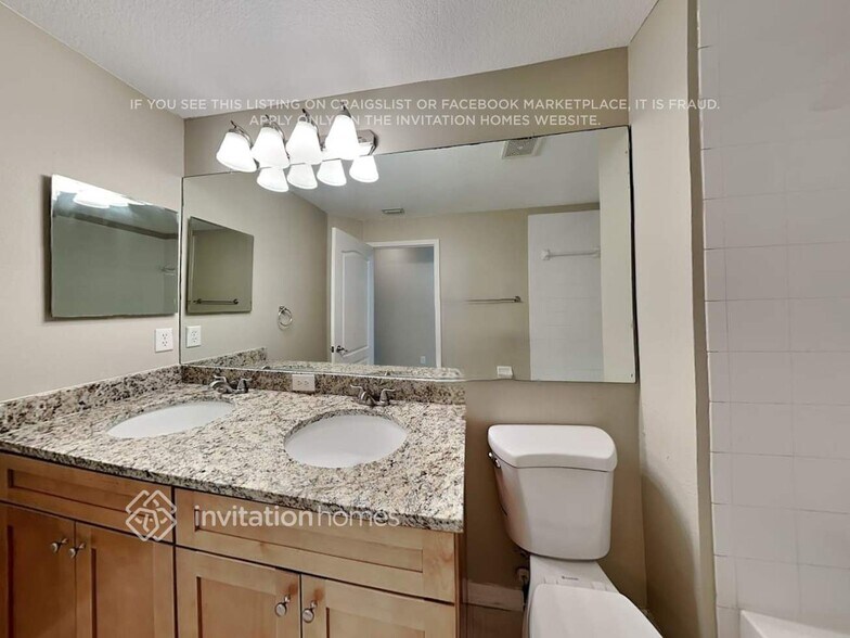 Building Photo - 2335 Roanoke Springs Dr