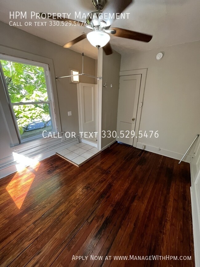 Building Photo - Cozy 1 bedroom 1 bathroom.  Move in specia...