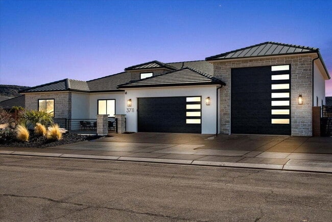 Building Photo - "Beautiful 4-Bed Oasis with 2.5 Baths in Serene Dixie Springs Community"